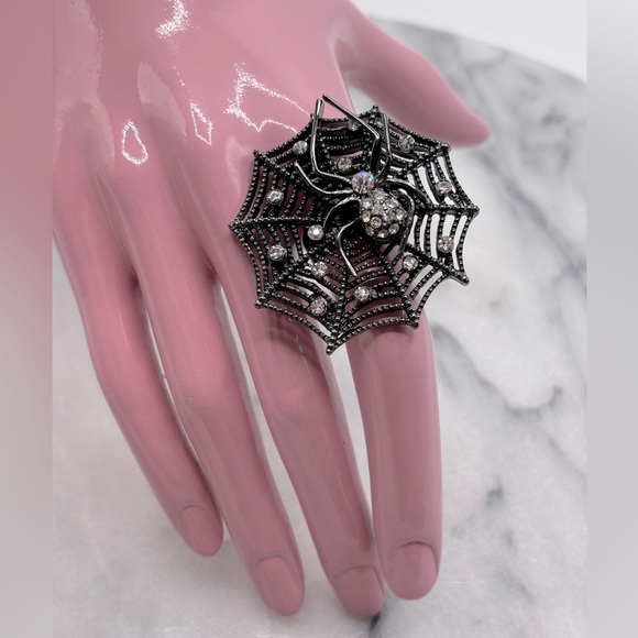 Spider Web Crystal Ring Costume Jewelry - Picture 2 of 7